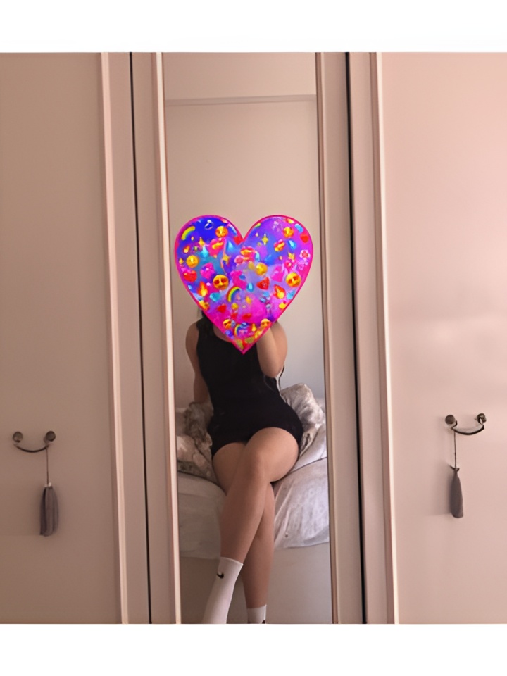 Любовь привлекательная девушка из Зверево цена от 2500 руб